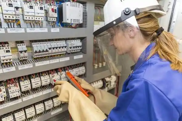 electrician Graettinger